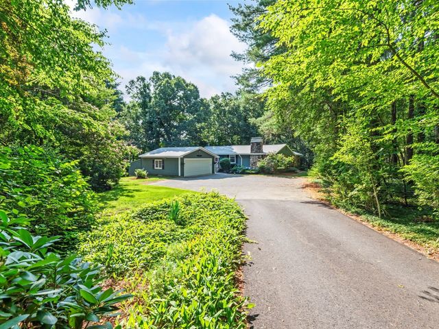360 Wood St, Hopkinton, MA 01748