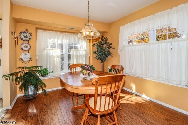 288 Waterlou Ct, Franklin Twp., NJ 08873