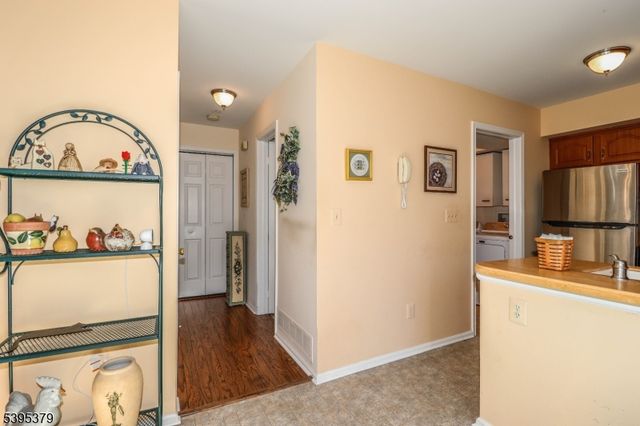 288 Waterlou Ct, Franklin Twp., NJ 08873