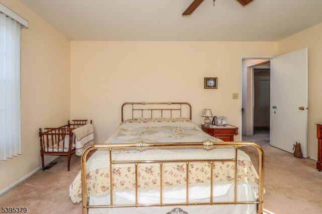 288 Waterlou Ct, Franklin Twp., NJ 08873