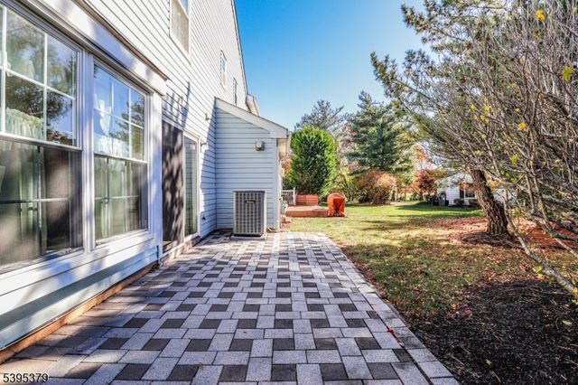 288 Waterlou Ct, Franklin Twp., NJ 08873