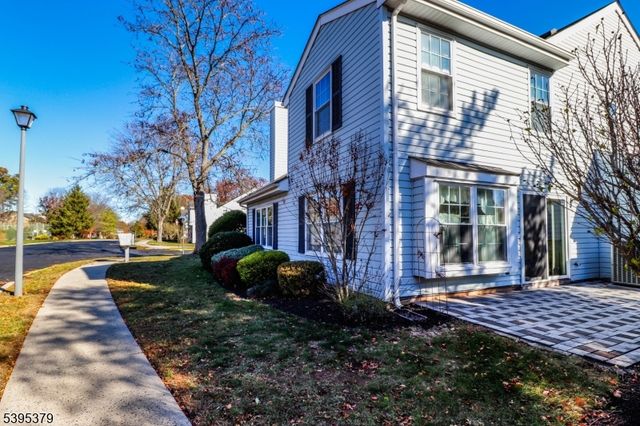 288 Waterlou Ct, Franklin Twp., NJ 08873