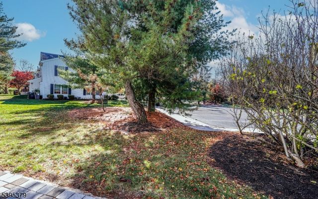 288 Waterlou Ct, Franklin Twp., NJ 08873