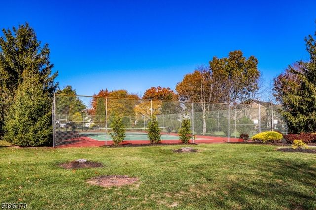 288 Waterlou Ct, Franklin Twp., NJ 08873