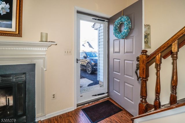 288 Waterlou Ct, Franklin Twp., NJ 08873