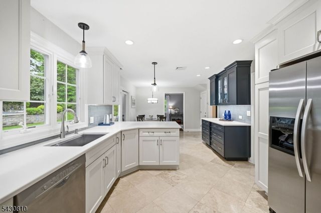 118 Manito Ave, Oakland Boro, NJ 07436