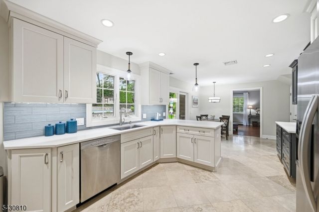 118 Manito Ave, Oakland Boro, NJ 07436