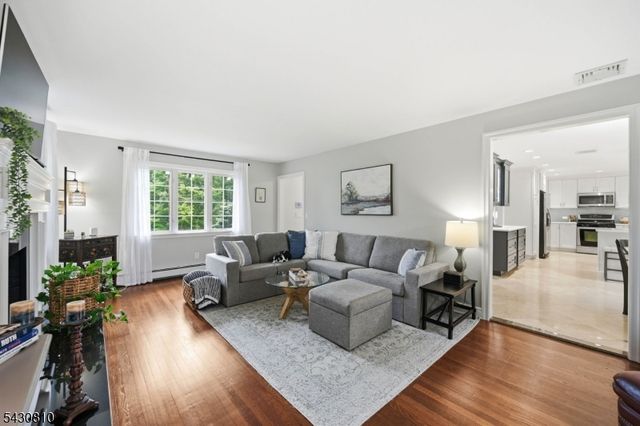 118 Manito Ave, Oakland Boro, NJ 07436