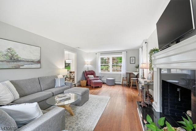 118 Manito Ave, Oakland Boro, NJ 07436