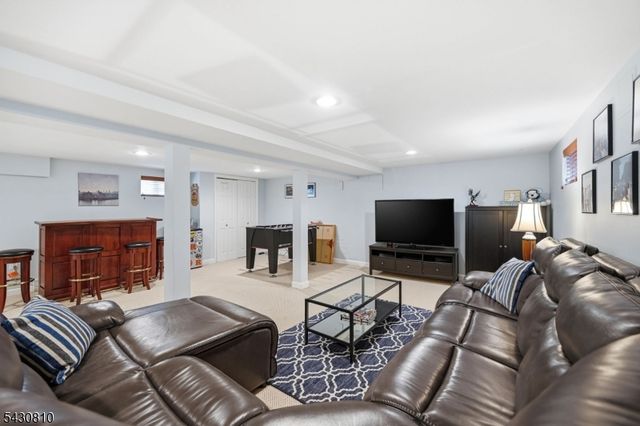 118 Manito Ave, Oakland Boro, NJ 07436
