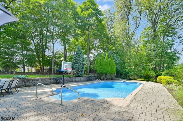 118 Manito Ave, Oakland Boro, NJ 07436