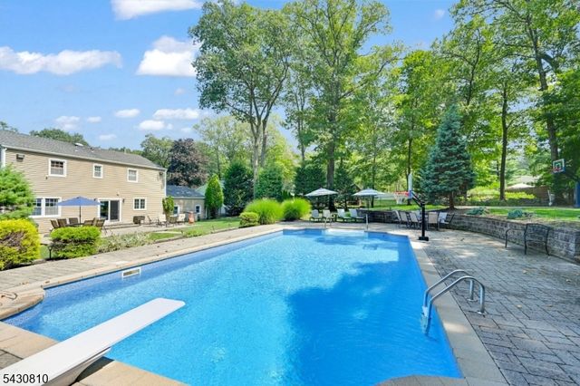 118 Manito Ave, Oakland Boro, NJ 07436