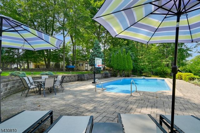 118 Manito Ave, Oakland Boro, NJ 07436