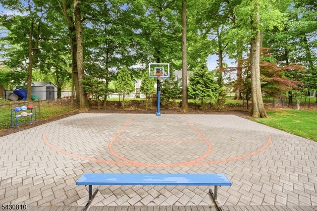 118 Manito Ave, Oakland Boro, NJ 07436