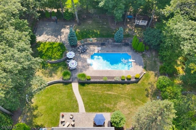 118 Manito Ave, Oakland Boro, NJ 07436