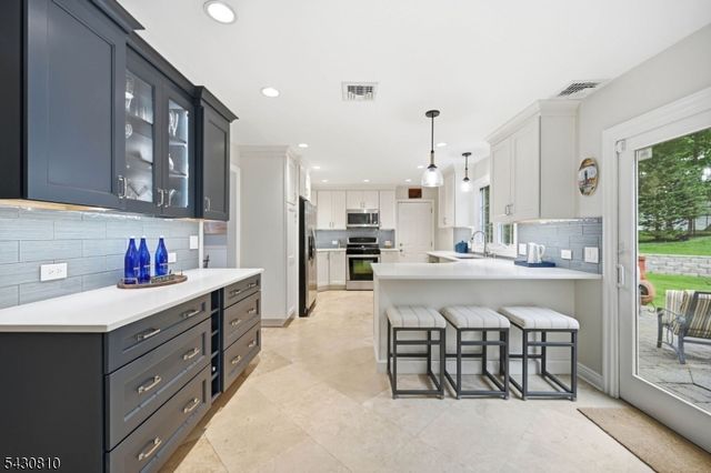118 Manito Ave, Oakland Boro, NJ 07436
