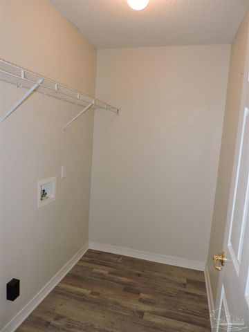 551 Riola Pl, Pensacola, FL 32506