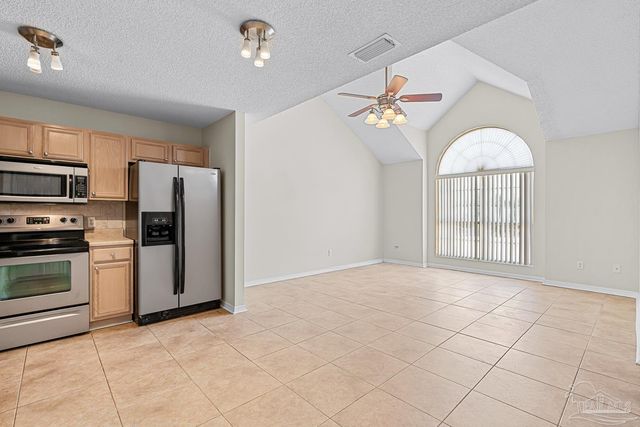 1310 Redwood Ln, Gulf Breeze, FL 32563