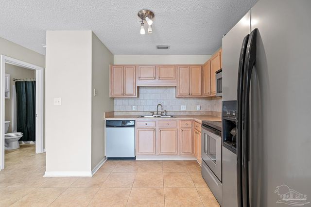 1310 Redwood Ln, Gulf Breeze, FL 32563