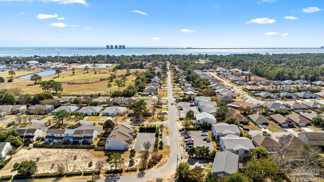 1310 Redwood Ln, Gulf Breeze, FL 32563