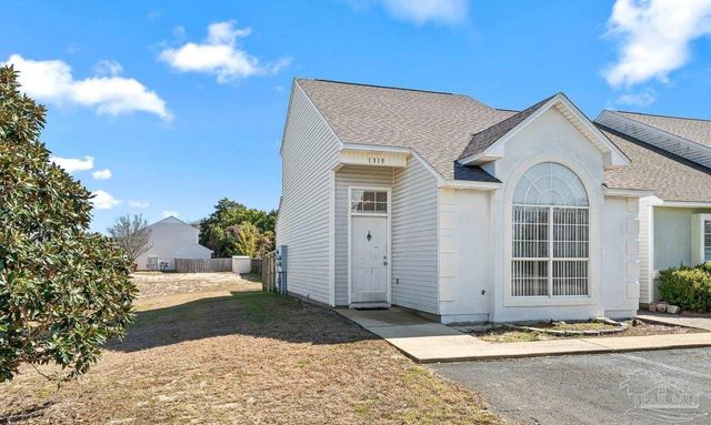 1310 Redwood Ln, Gulf Breeze, FL 32563