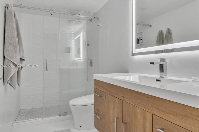 5701 Collins Ave PH08, Miami Beach, FL 33140