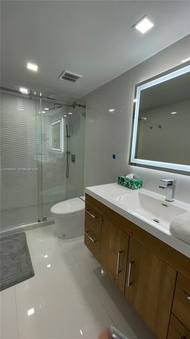 5701 Collins Ave PH08, Miami Beach, FL 33140