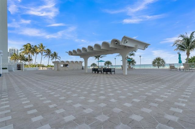 5701 Collins Ave PH08, Miami Beach, FL 33140