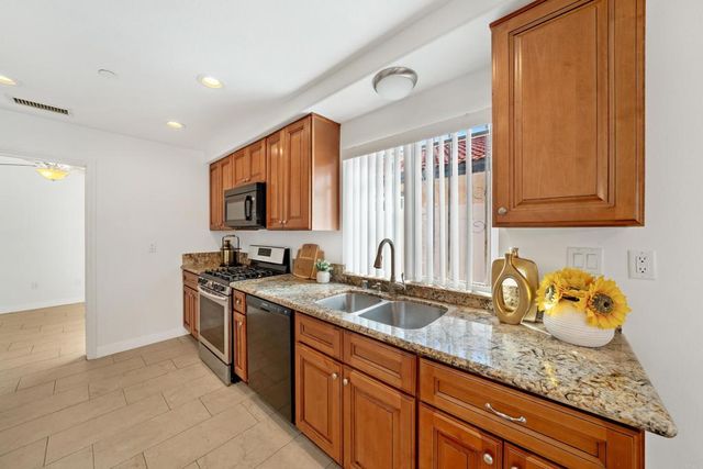 558 Cherry Vista Drive, Perris, CA 92571
