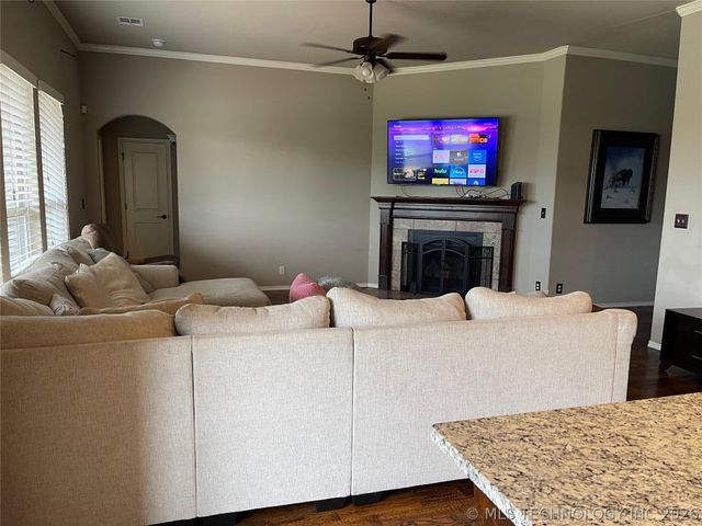 20617 E 31st Place, Broken Arrow, OK 74014