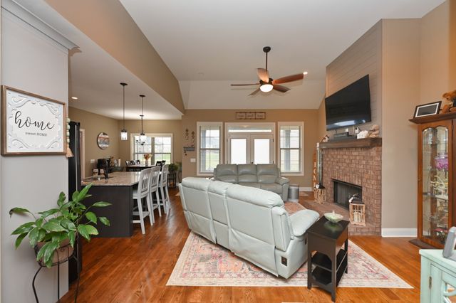 727A N Russell St, Portland, TN 37148