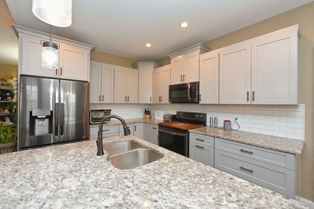 727A N Russell St, Portland, TN 37148