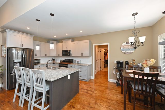 727A N Russell St, Portland, TN 37148