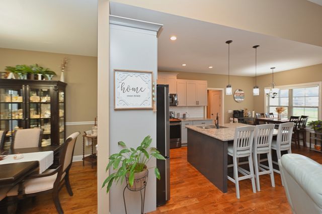 727A N Russell St, Portland, TN 37148