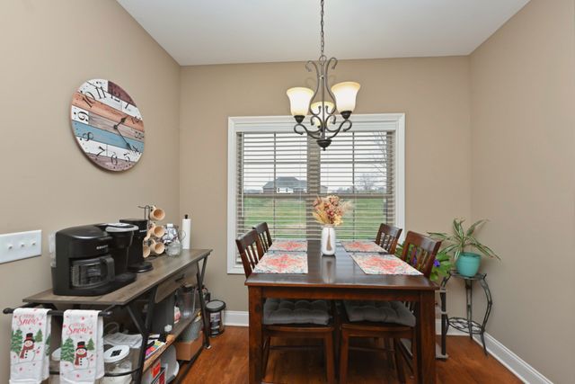 727A N Russell St, Portland, TN 37148