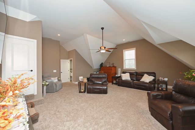 727A N Russell St, Portland, TN 37148