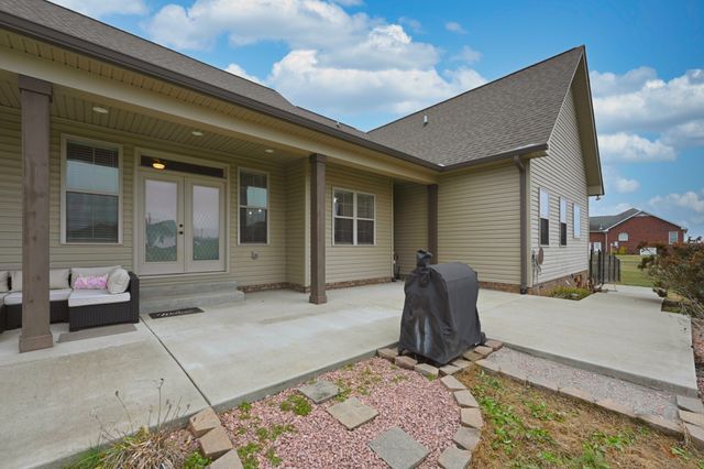 727A N Russell St, Portland, TN 37148