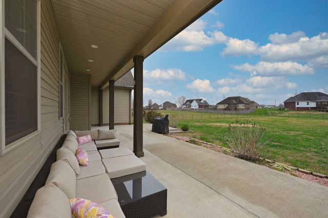 727A N Russell St, Portland, TN 37148