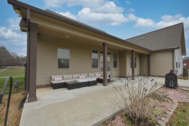 727A N Russell St, Portland, TN 37148