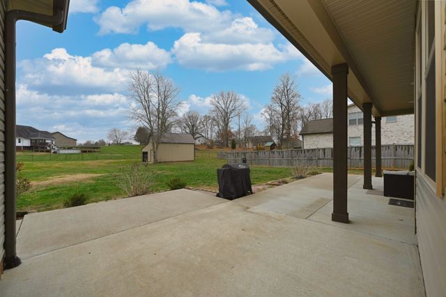 727A N Russell St, Portland, TN 37148