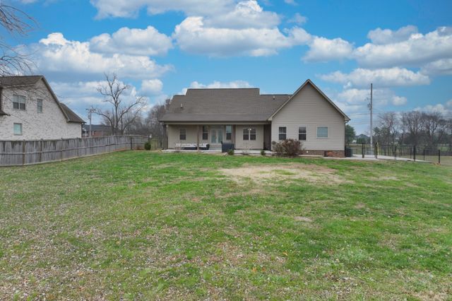 727A N Russell St, Portland, TN 37148