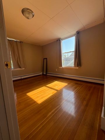 61 Lincoln Ave 2, Saugus, MA 01906