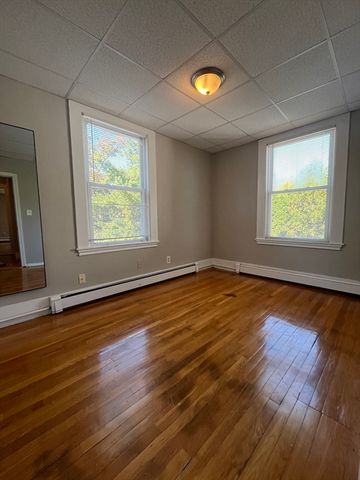 61 Lincoln Ave 2, Saugus, MA 01906