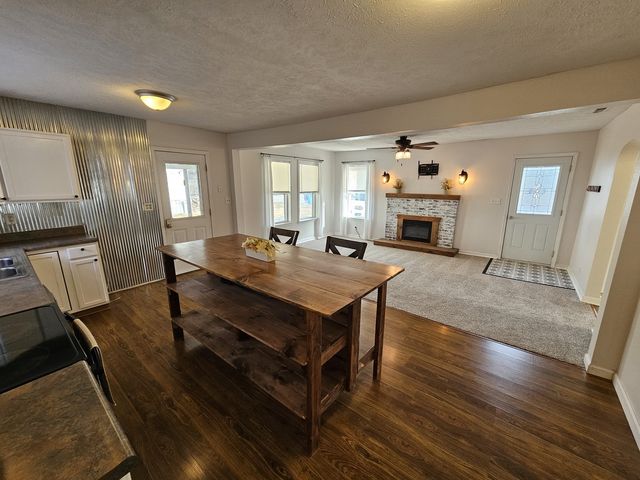 820 Airport Road, Mt Vernon, IL 62864