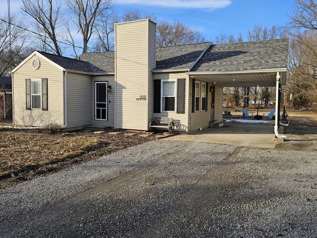 820 Airport Road, Mt Vernon, IL 62864