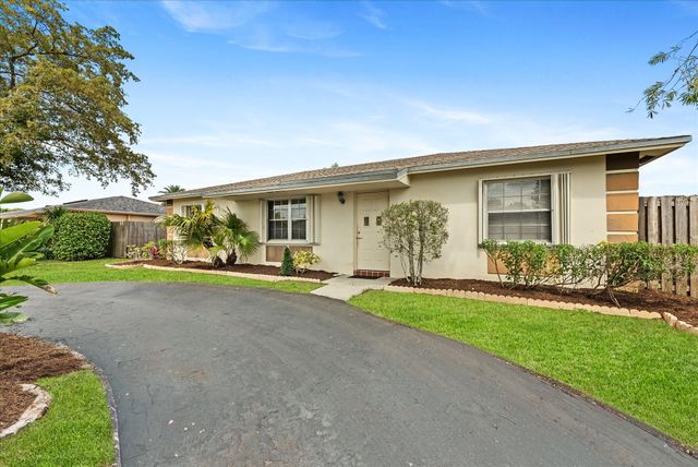 19612 Montana Lane, Boca Raton, FL 33434