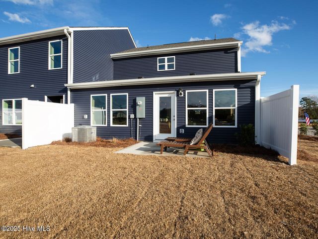 100 S Grassland Road Th 26, Surf City, NC 28445