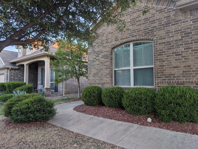 5933 Comanche Peak Drive, Fort Worth, TX 76179