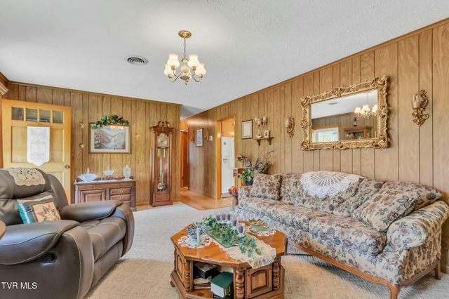 16044 Hamilton Street, Mendota, VA 24270