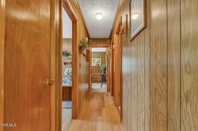 16044 Hamilton Street, Mendota, VA 24270